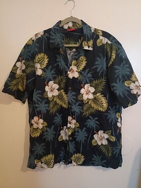 Men's Dark Blue Floral Button-Down Hawaiian Shirt